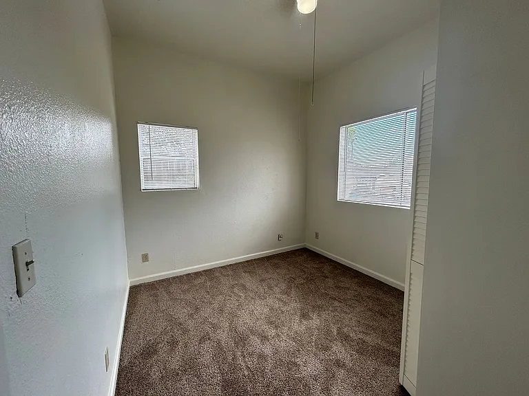 153 Locust Ave — Photo 20