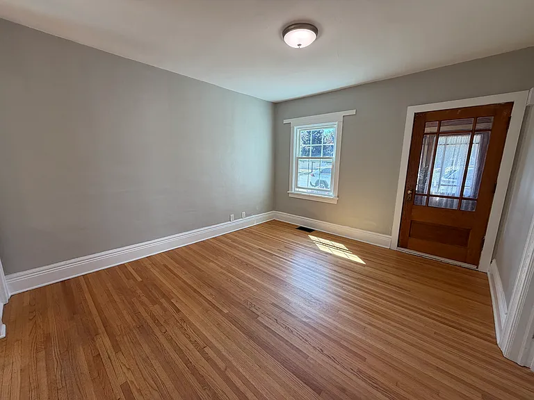 71 Sawyer Ave — Photo 10