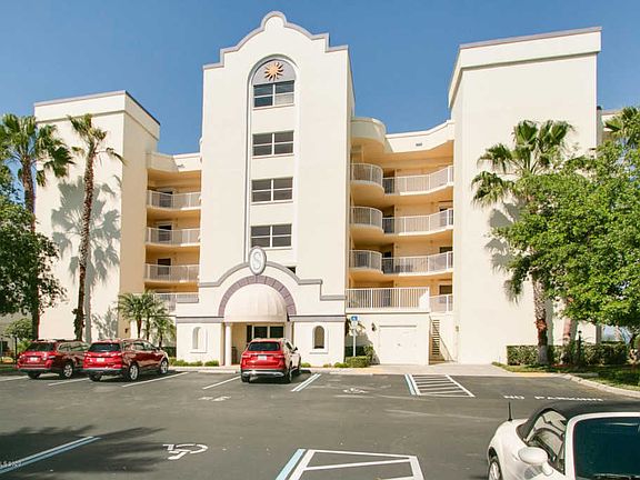5th image of 7028 Sevilla Ct Unit 402