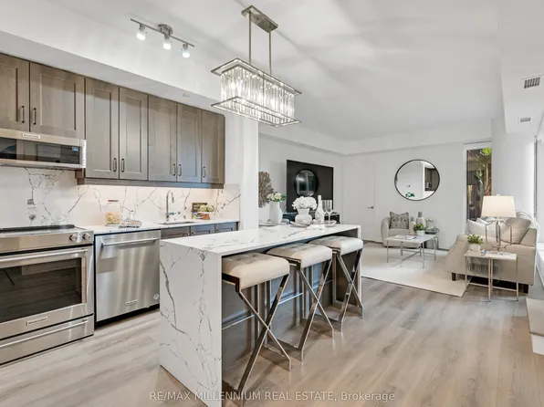 9000 Jane St Penthouse 209, Vaughan, ON L4K 0M6