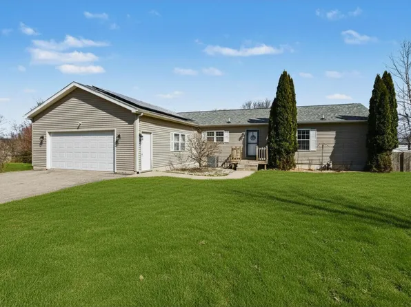 3967 Hennessey Rd, Watervliet, MI 49098