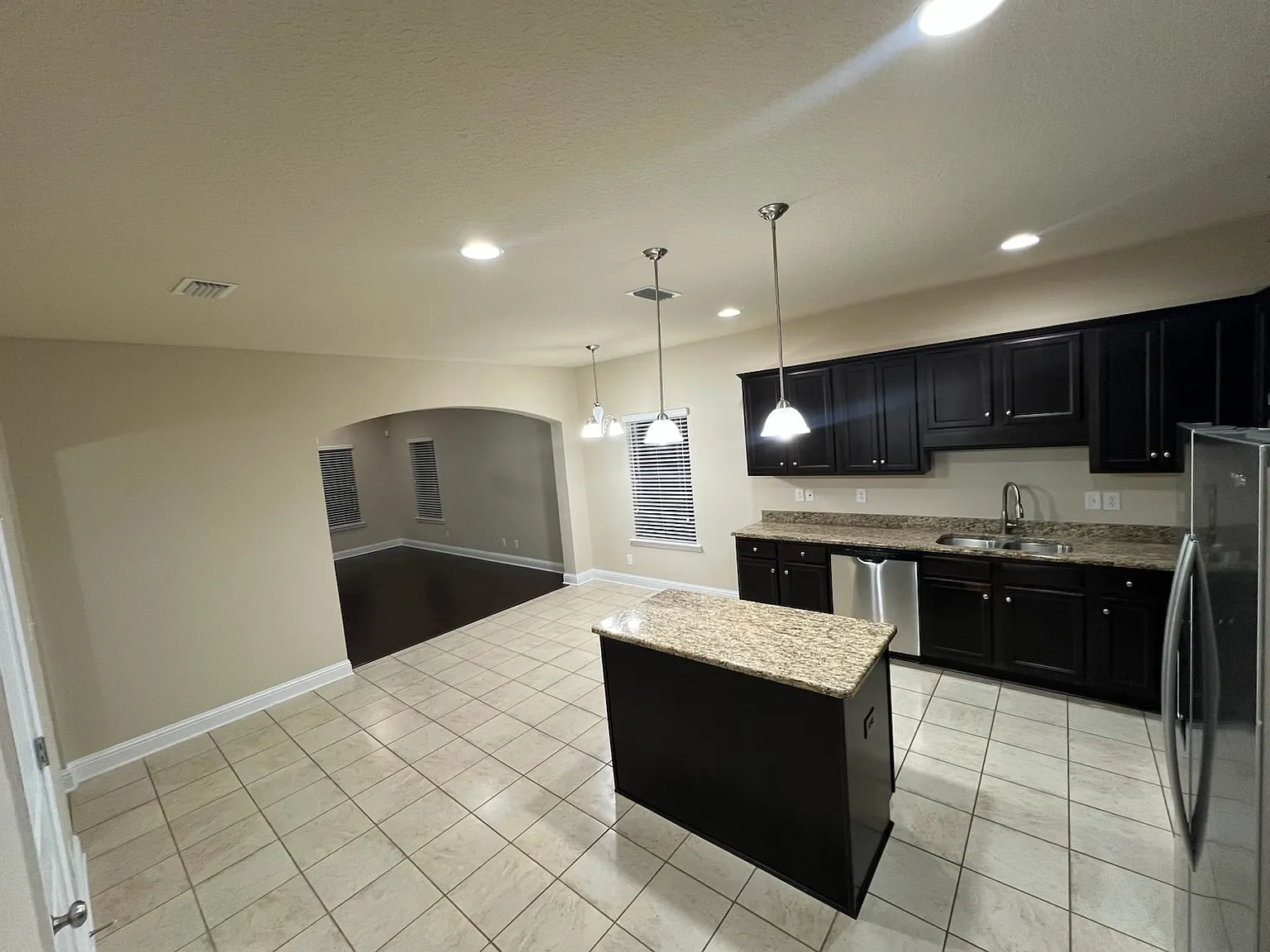 3 bed, 1736 sqft, $1,900 — Photo 4