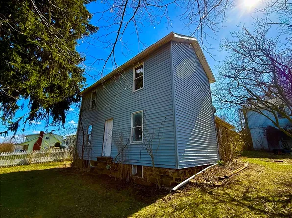 104 Trouttown Rd, Hunker, PA 15639