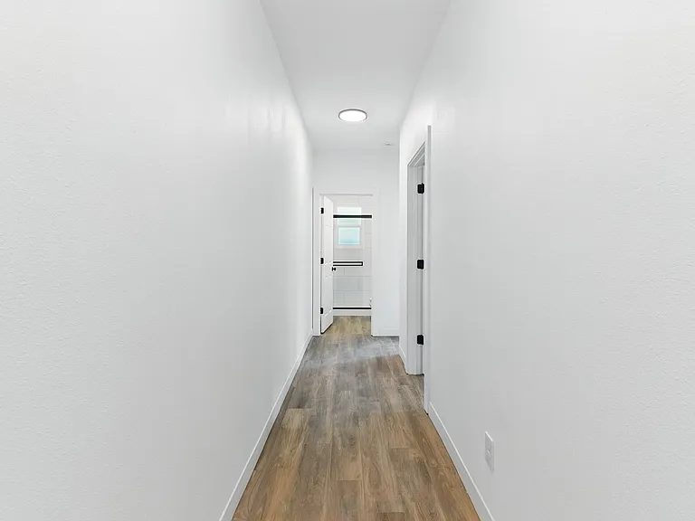 Cambridge Court Apartments — Photo 43