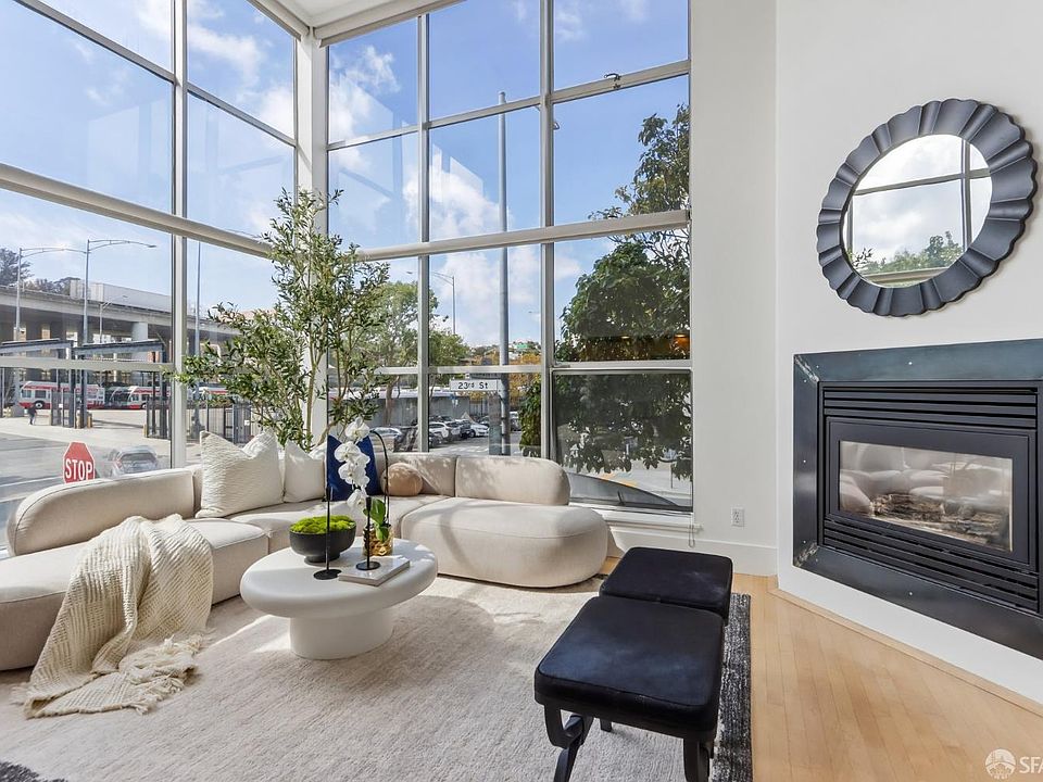 1st image of 1099 23rd St APT 1