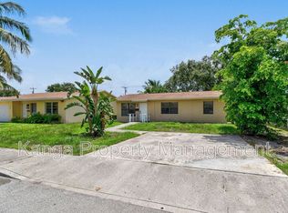 1422 S North St, Lake Worth, FL 33460
