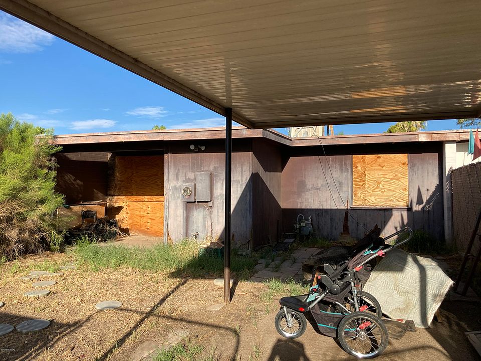 2nd image of 3883 S Queen Palm Dr