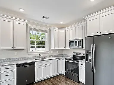1 bed, 700 sqft, $1,825 — Photo 2