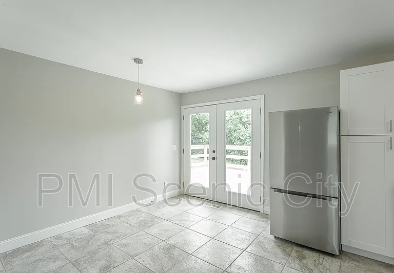 1375 Orbit Dr — Photo 36