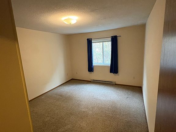 4th image of 2208 Hanley Rd APT 6