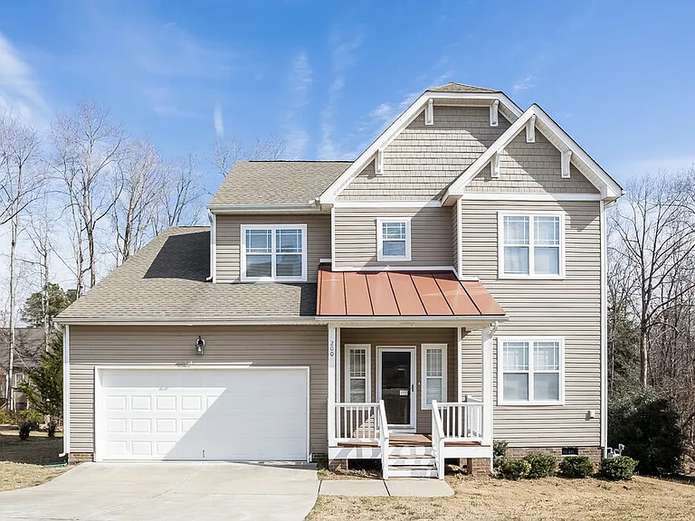 200 Willowbrook Cir — Photo 1