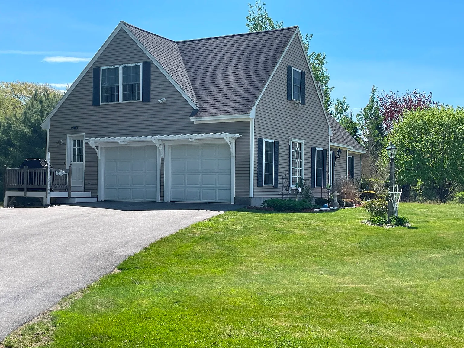 3 bed, 2.5 bath, 1841 sqft, $2,800 — Photo 2