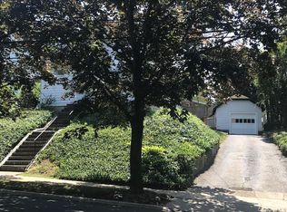 52 Nassau Rd, Great Neck, NY 11021