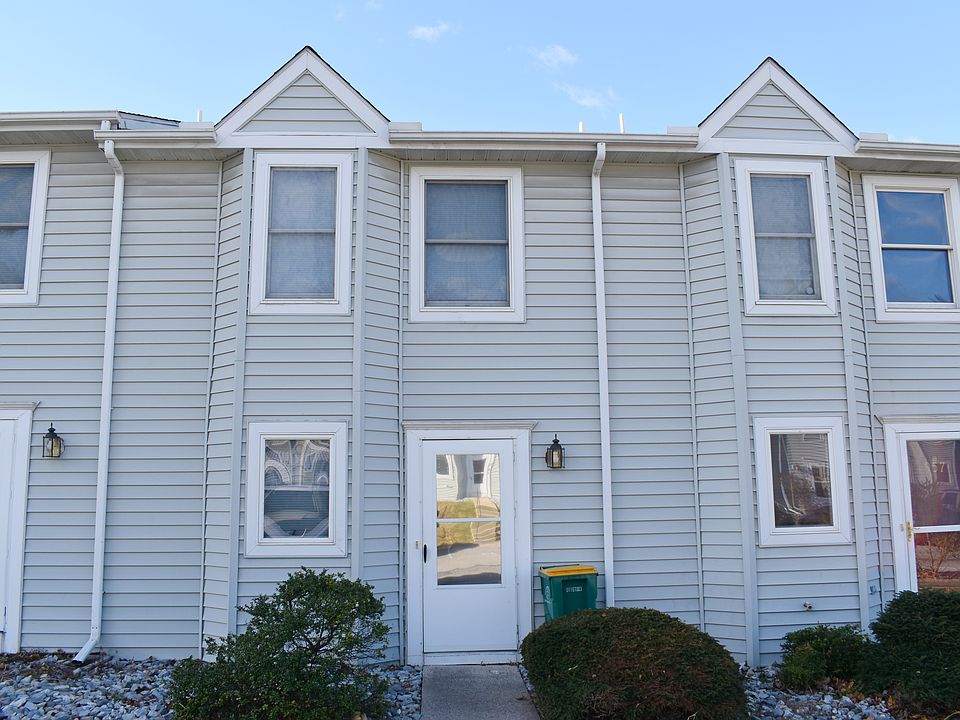 1st image of 955 Orchard Dr