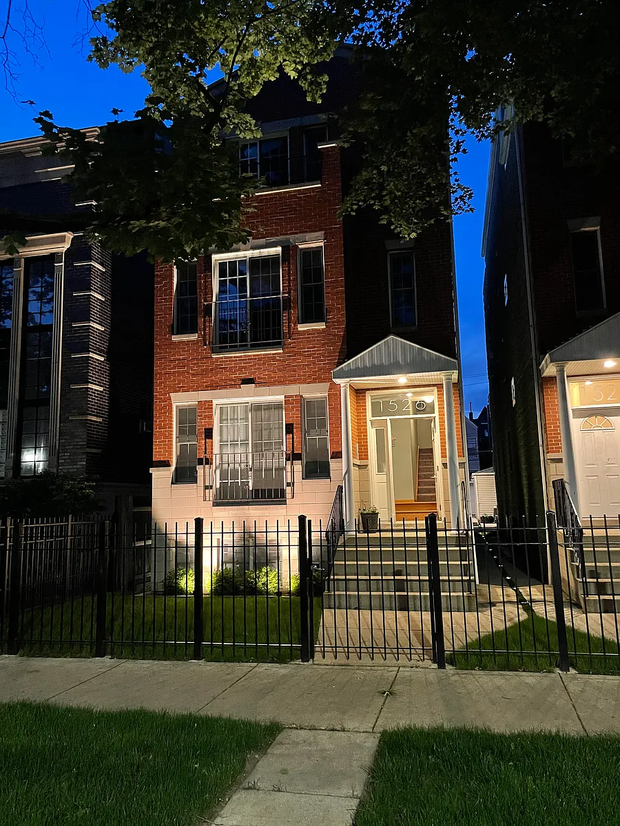 Building Photo - 1526 W Henderson St #3