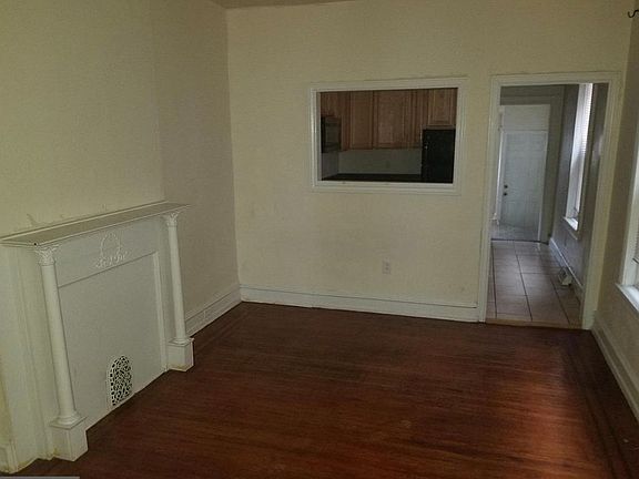4th image of 3030 W Oxford St