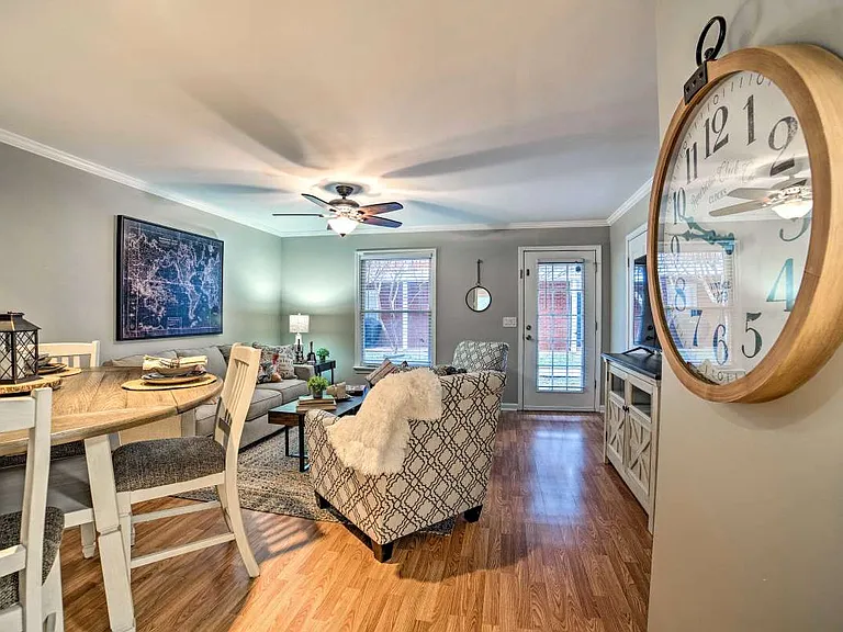 510 E Gillespie St #B9 — Photo 13