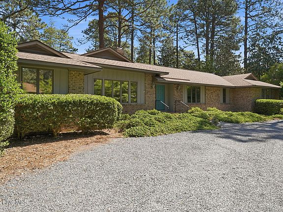3rd image of 370 Donald Ross Drive