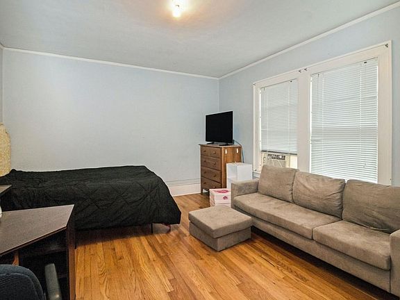 3rd image of 1407 Morton Ave #1