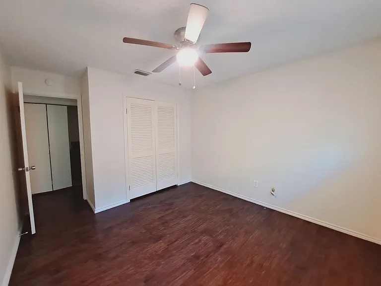 4106 Cedar Creek Dr — Photo 16