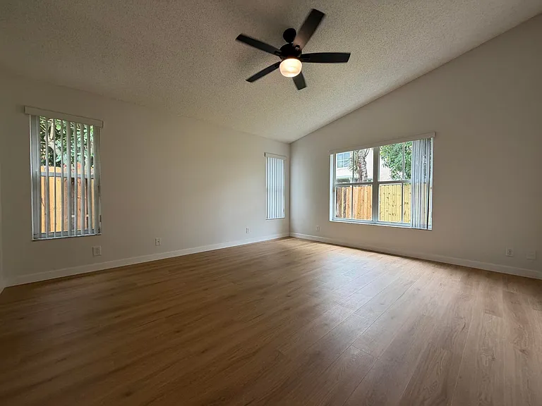 3386 Treasure Ln — Photo 7