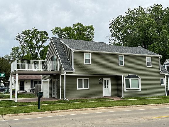 3rd image of 1311 S Shore Dr