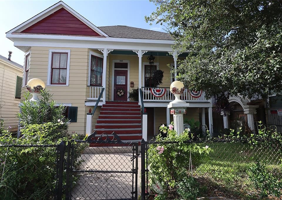 1st image of 1023 Broadway St