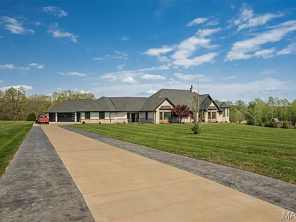 4th image of 213 Appleton Ln