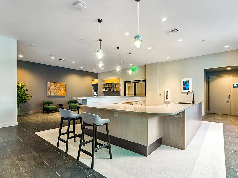 Edgewater Apartments — Photo 30