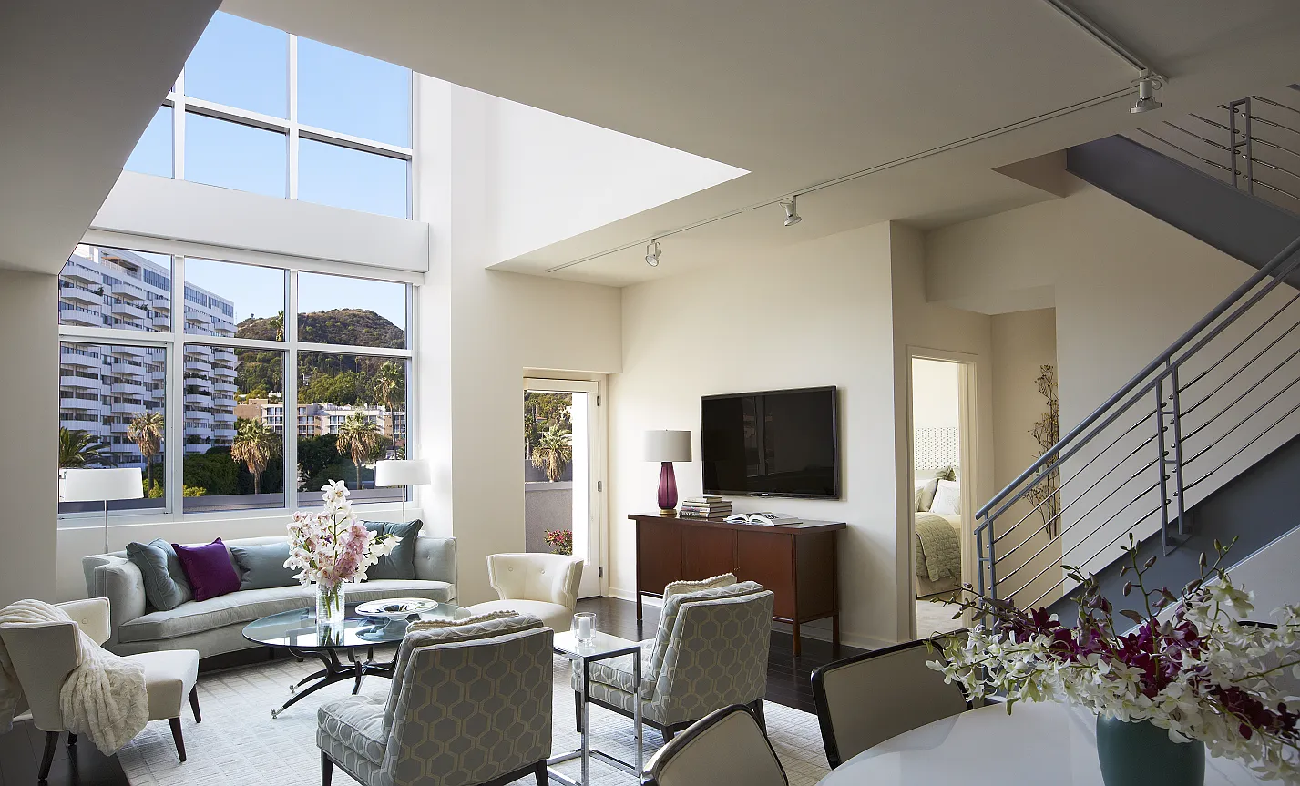 The Avenue Hollywood — Photo 1