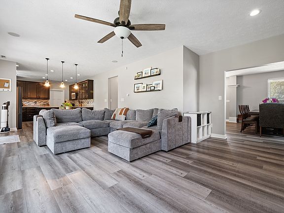 4th image of 9024 Pleasant Garden Ct