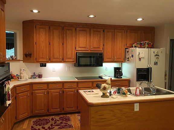 5th image of 3045 Castlewood Dr