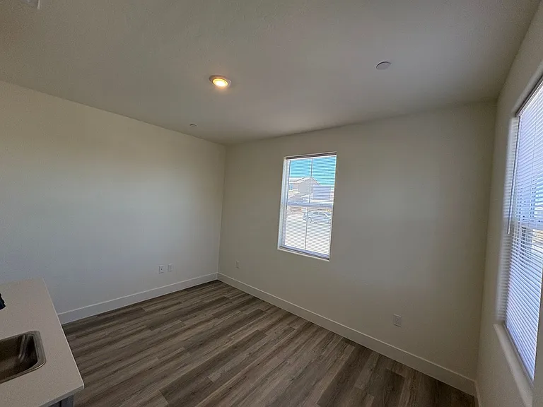 4005 W Babcock Ave — Photo 7