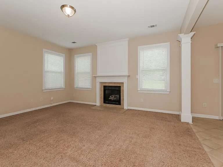2505 Mockingbird Ln — Photo 4