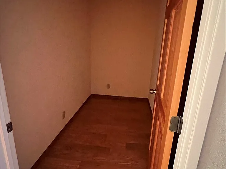 44519 Foxton Ave — Photo 12