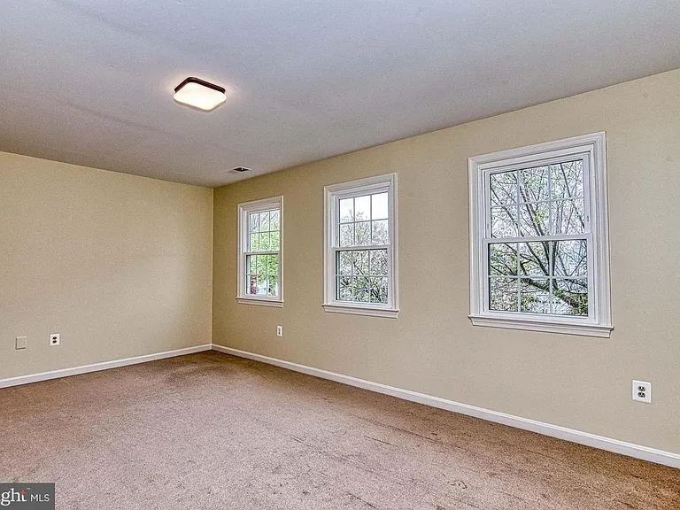 2205 Cedar Mill Ct — Photo 29