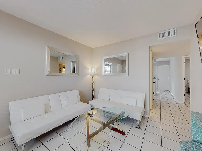 Alvarado Dr NE — Photo 12