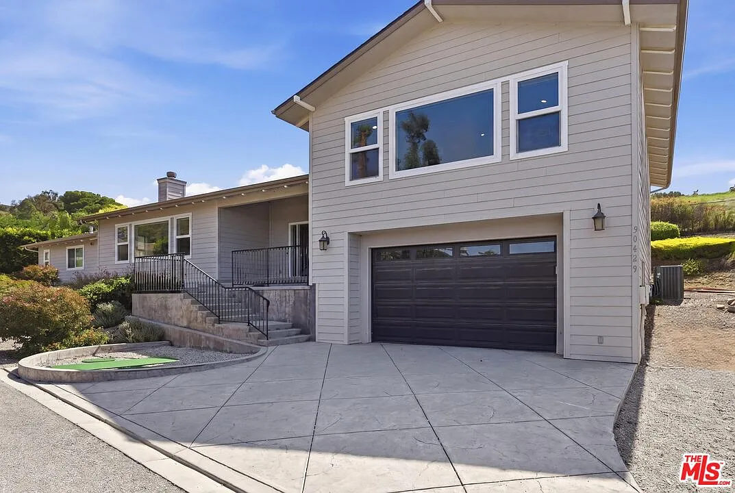 4 bed, 4.0 bath, 3016 sqft, $15,000 — Photo 1