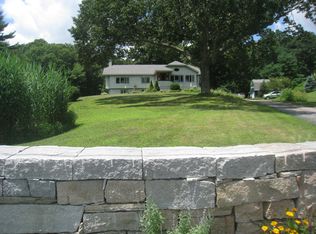 901 River Rd, Groton, CT 06355