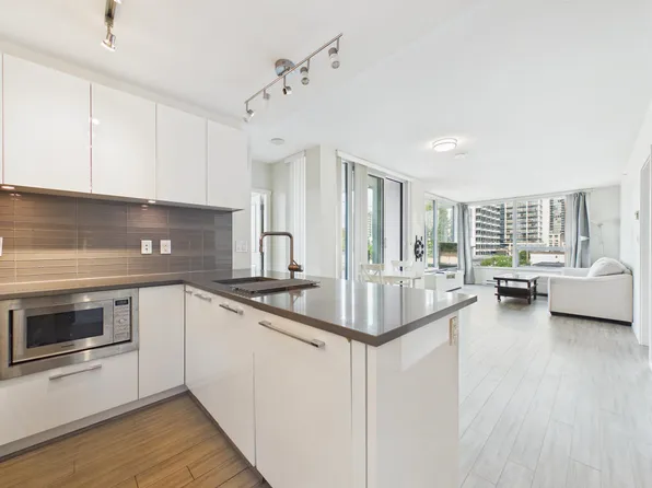 6658 Dow Ave #505, Burnaby, BC V5H 0C7