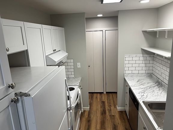 4th image of 30252 Southfield Rd APT 178