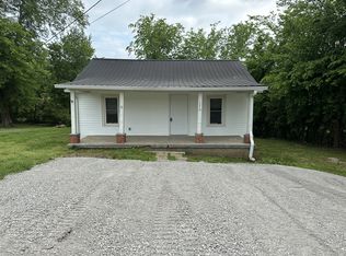 122 Kempville Hwy, Pleasant Shade, TN 37145