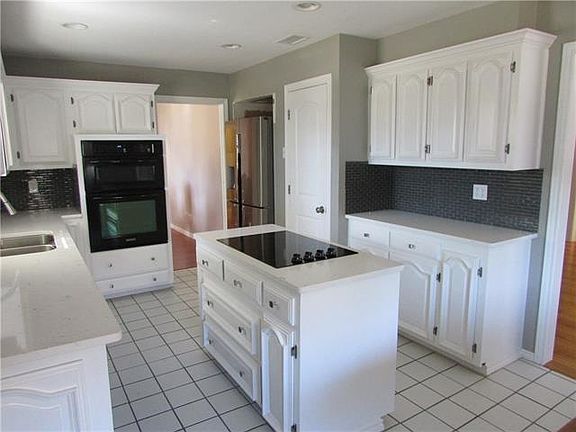 5th image of 3209 Cross Timbers Ln