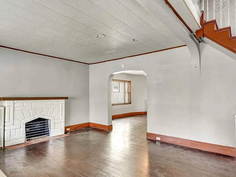 29 Progressive Ave — Photo 2