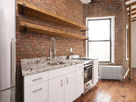 4th image of 28 Forsyth St APT 18