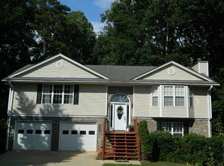 810 Creekview Dr, Hoschton, GA 30548