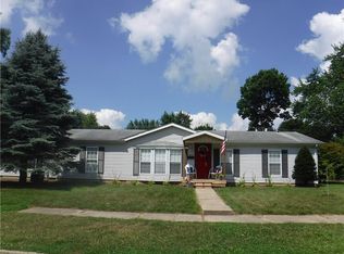 820 N 14th St, Elwood, IN 46036