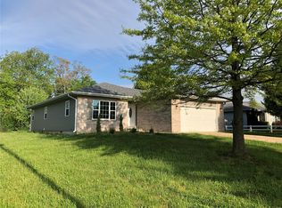 1417 Danielle Dr, Lebanon, MO 65536