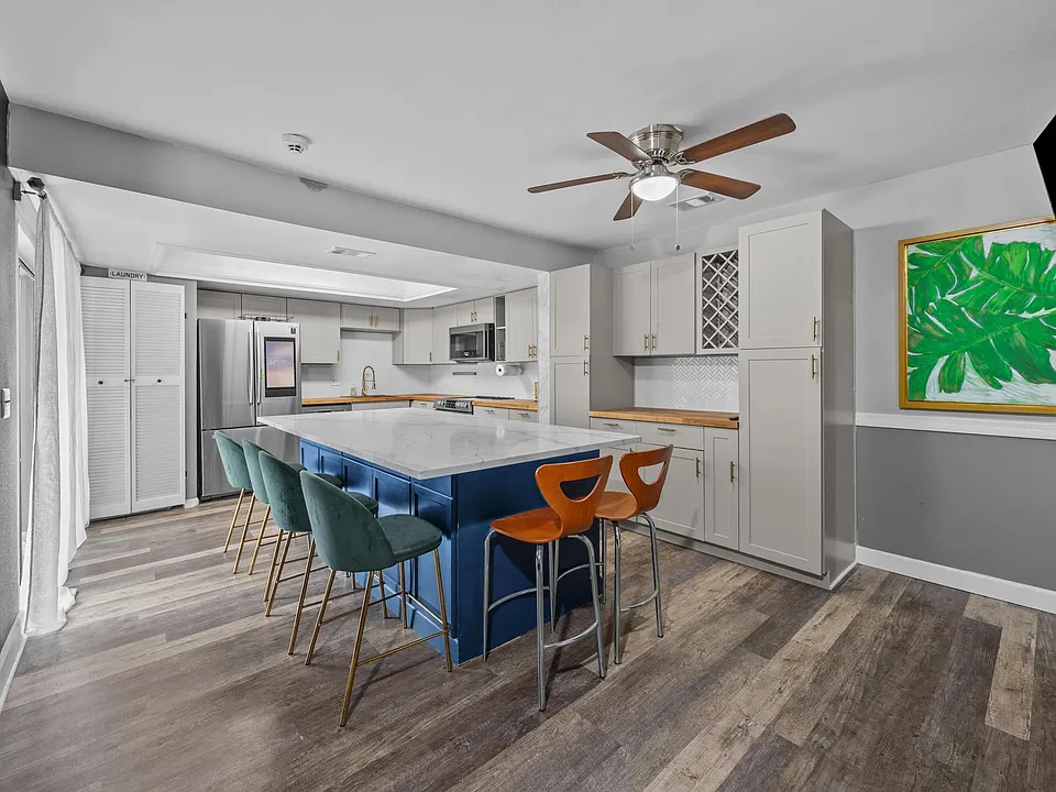 1520 Shaker Cir