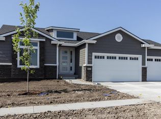 250 Bailey Cir, Waukee, IA 50263